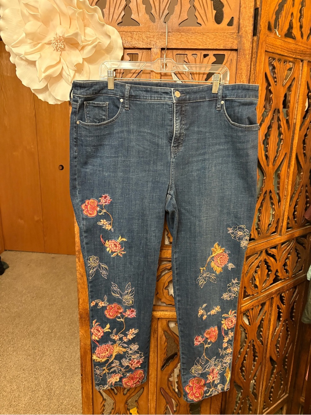 Chico's  Blue  Jeans with Embroidery Size 3.5 R